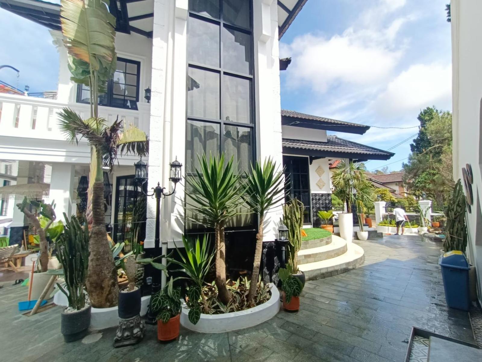 Villa Kota Bunga Malini 10 Cikundul Ngoại thất bức ảnh