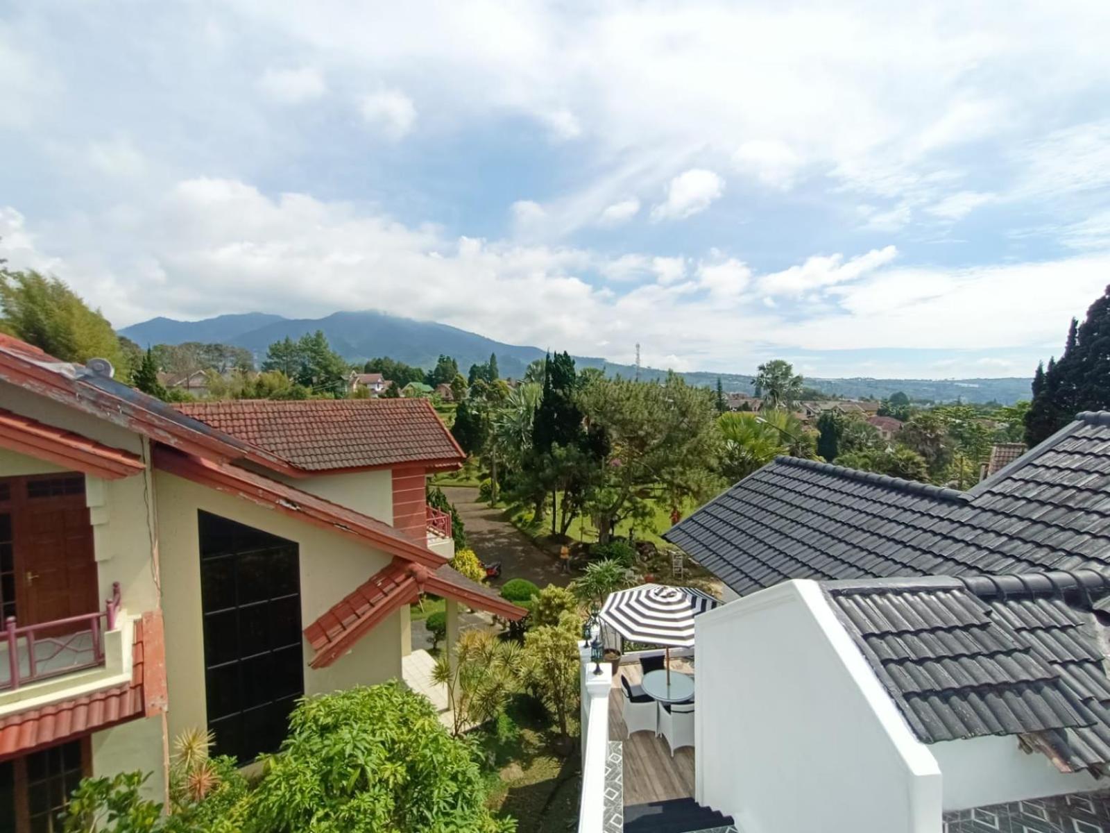 Villa Kota Bunga Malini 10 Cikundul Ngoại thất bức ảnh