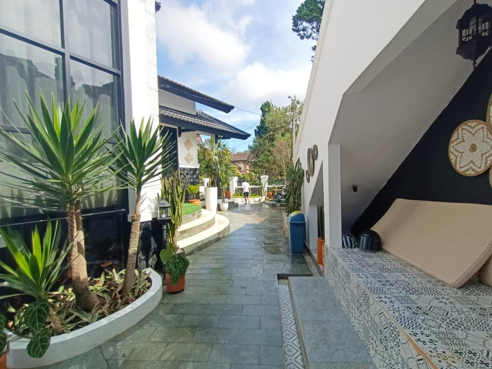 Villa Kota Bunga Malini 10 Cikundul Ngoại thất bức ảnh